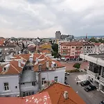 каро и Хотел Варна