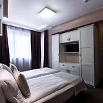 Хотел каро и