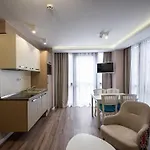 каро и Хотел