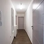 Хотел каро и 3*