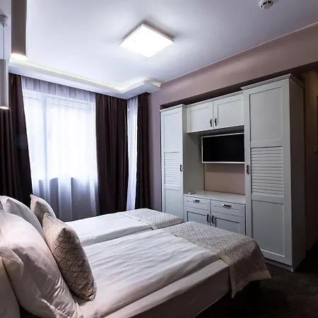 Hotel Caro &