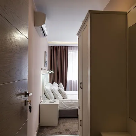 Otel Caro & 3*