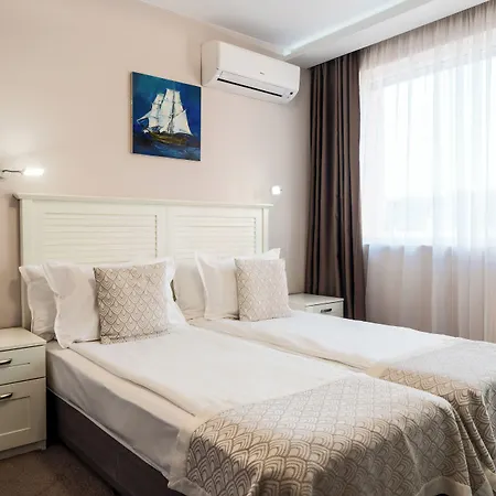Caro & Otel 3*