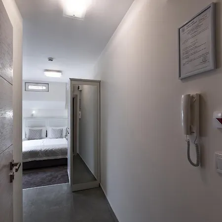 Otel Caro & 3*