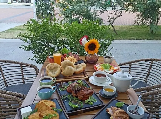 Caro & Ξενοδοχείο Βάρνα