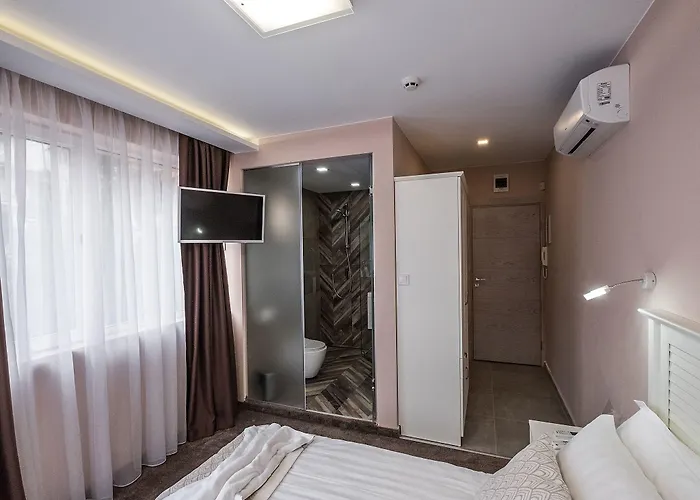 酒店 Caro & 瓦爾納