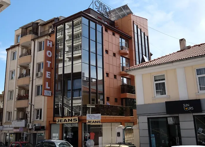 酒店 Caro & 瓦爾納