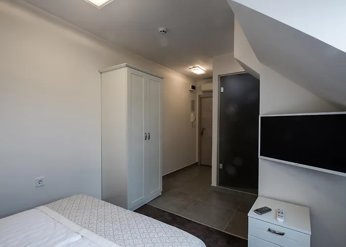 Caro & 3* Βάρνα